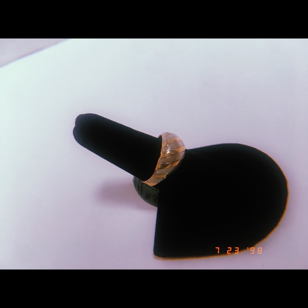 Ring 09✨ - Picture 2 of 3